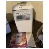 BREAD MAKER ZOJIRUSHI LIKE NEW