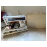 KENMORE 10 SEWING MACHINE WITH FOOT CONTROL AND