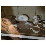 TAYLOR SMITH TAYLOR SET OF DISHES SERVICE FOR 6