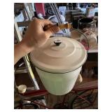 US STANDARD ENAMELED WEAR POT LIKE NEW