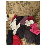WIDE ASSORTMENT OF GLOVES