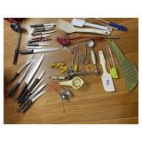 STEAK KNIVES, SPATULA, BRUSH, WOOD SPOON ETC.