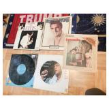 ELVIS COLLECTIBLE MEMORABILIA, VINYL RECORDS