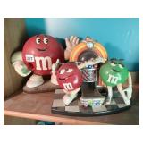 M&MS FIGURINES, DINER JUKEBOX AND CANDY DISPENSER