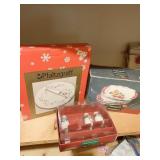 PFALTZGRAFF WINTERBERRY APPETIZER PLATES, CHEESE