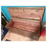 VINTAGE LANE CEDAR CHEST WITH LINED INTERIOR TRAY