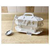 SOUP TAURINE WITH GRAPES MOTIF ON PLATTER, HAS