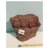 PIG SHAPED BASKET WITH LID