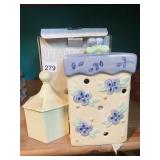 PFALTZGRAFF LIDDED CERAMIC CANDLE DISPLAY WITH