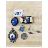 VINTAGE JEWELRY, PORTRAIT SHIP AND BLUE COSTUME