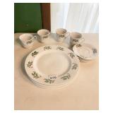 HOLLY HOLIDAY DISHES