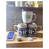 MUGS INCLUDING WILLIAMSBURG POTTERY, CALCULATOR,