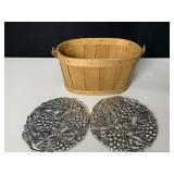 ARTHUR COURT TRIVETS GRAPE LEAVES, BASKET