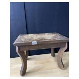 STURDY OAK TURNED LEG TABLE 13" H X 18" W X 12"