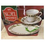 NOEL PORCELAIN DINNER SET, OB
