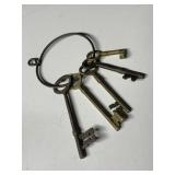 LARGE KEYS ON RING
