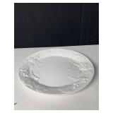 TABLECLOTH 72 X 68, TABLE RUNNER GREEN, DOILIES