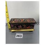 1991 ARDLEIGH ELLIOTT & SONS PORCELAIN BOX