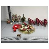 CHRISTMAS LAYOUT AND WOOD CHRISTMAS FENCE IN