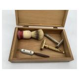 VINTAGE RAZORS IN WOODEN BOX