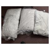 3 PILLOWS BEAUTY REST KING SZ, SEALY MEMORY FOAM