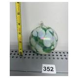 BLOWN ACCENT ORNAMENT WHITE SWIRL