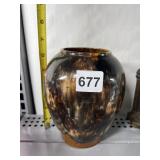 7" H POTTERY VASE NO SIGNATURE ON BASE