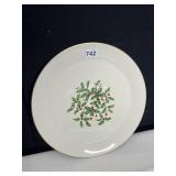 LENOX SPECIAL PATTERN HOLLY PLATE