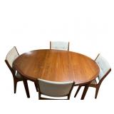 MIDCENTURY DINING ROOM SET CONSISTING OF A TABLE
