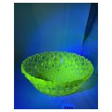 VINTAGE VASELINE GLASS BOWL DAISY AND BUTTON