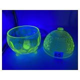 DAISY AND BUTTON DOME TOP LID DOES HAVE CHIPS ON