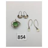 SILVER TONE EARRINGS GREEN STONE PENDANT