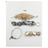 BRACELETS BEADED GRAY WHITE BEADED WITH STONE