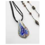 CHAIN NECKLACE WITH COLORED STONES BLOWN GLASS