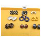 GROUP OF EARRINGS DAUPLAISE UNBRANDED CLIP ON