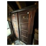 2 DOOR WARDROBE PINE (LOCATED IN ATTIC 2ND DAY