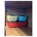 THREE BAKING DISHES DOES HAVE A COUPLE CHIPS