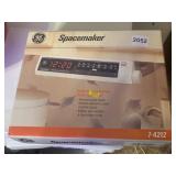 GE SPACE MAKER UNDER THE COUNTER CLOCK RADIO NEW