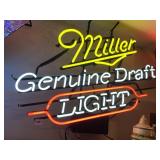 MILLER GENUINE DRAFT LIGHT NEON WORKS WELL