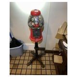 FLOOR BUBBLE GUM MACHINE WITH BEER CAPS