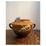 ROSEVILLE PLANTER HAS HAIRLINE CRACK