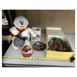 SNOOPY AND OTHER CHRISTMAS Dï¿½COR