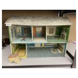 MARX TOYS TIN DOLL HOUSE