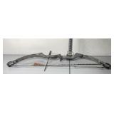 VINTAGE BOW COMPOUND WITH ARROWS