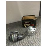 2 FISHING REELS DAIWA 401A & SHAKE SPHERE MARZOFF