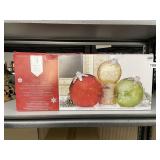 3 PIECE GLASS ORNAMENT Dï¿½COR, LIGHTED WITH TIMER