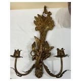 GOLD TONE VICTORIAN STYLE WALL SCONCE