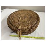 ANTIQUE SEWING BASKET AND 4 COASTERS