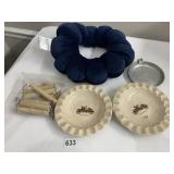 VINTAGE CAR AND WOOD TOILET PAPER ROLL FOLDERS