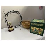 CHRISTMAS Dï¿½COR DOOR HANGINGS NEAT CENTER PIECE